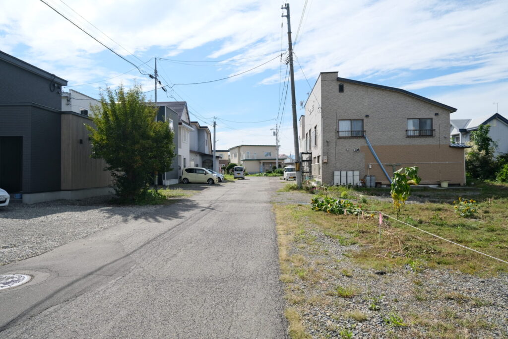 南側道路（西向き）