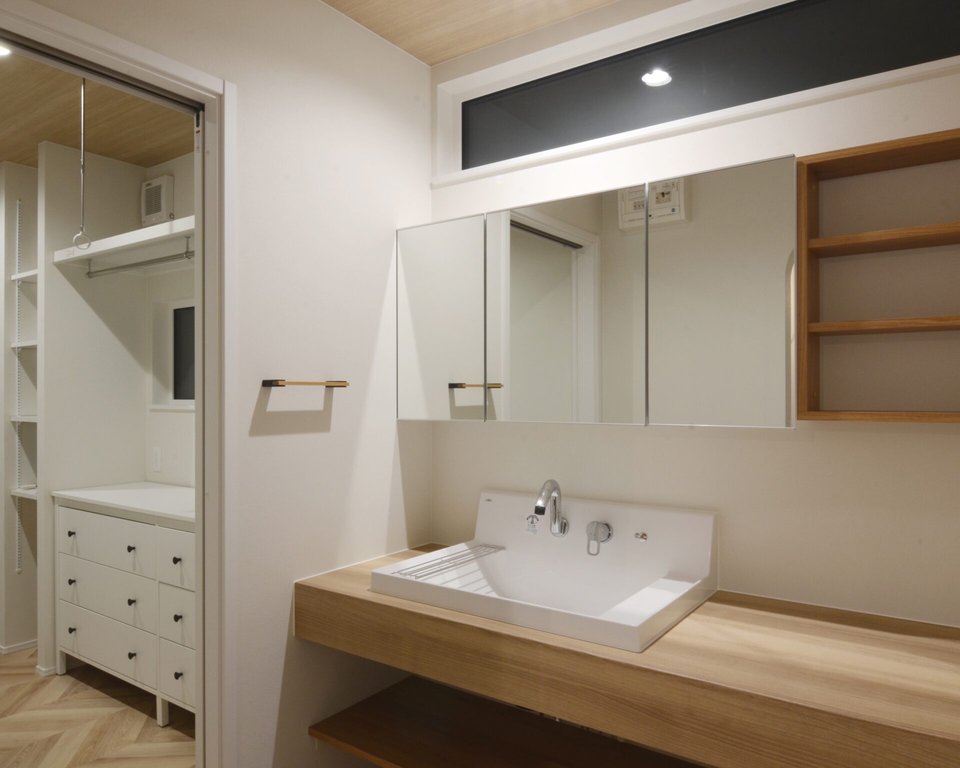 分離で住みやすい洗面室・脱衣室