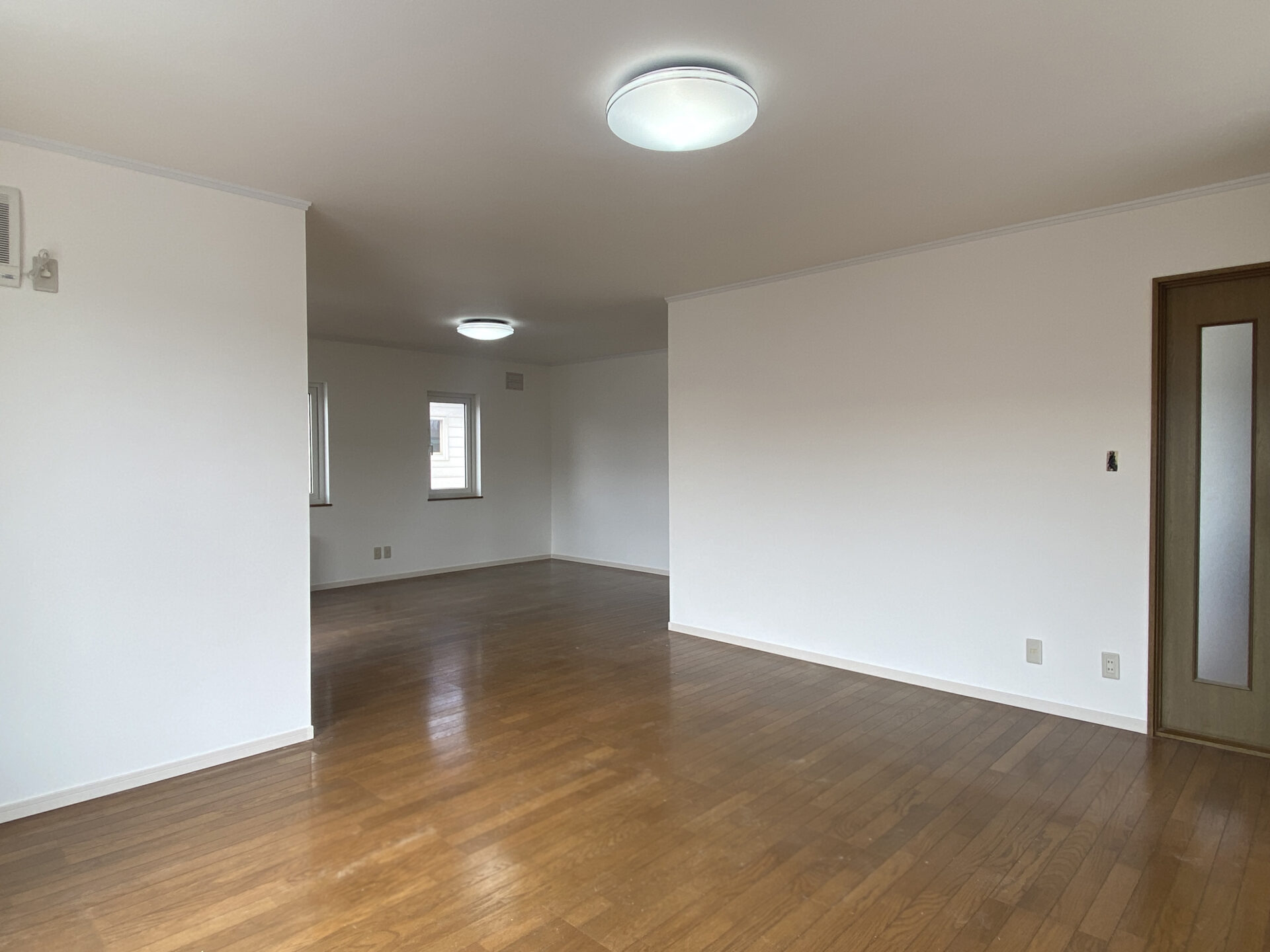 2F　リビングｰ洋室