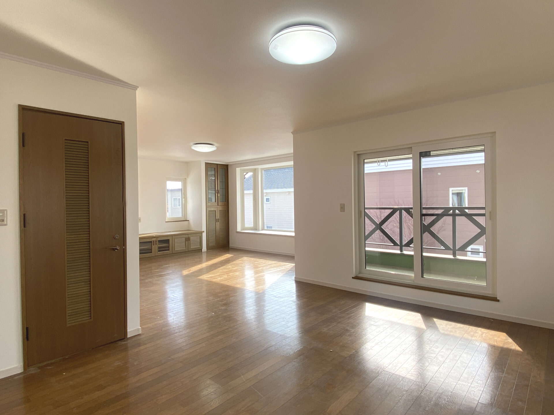 2F　洋室ｰリビング