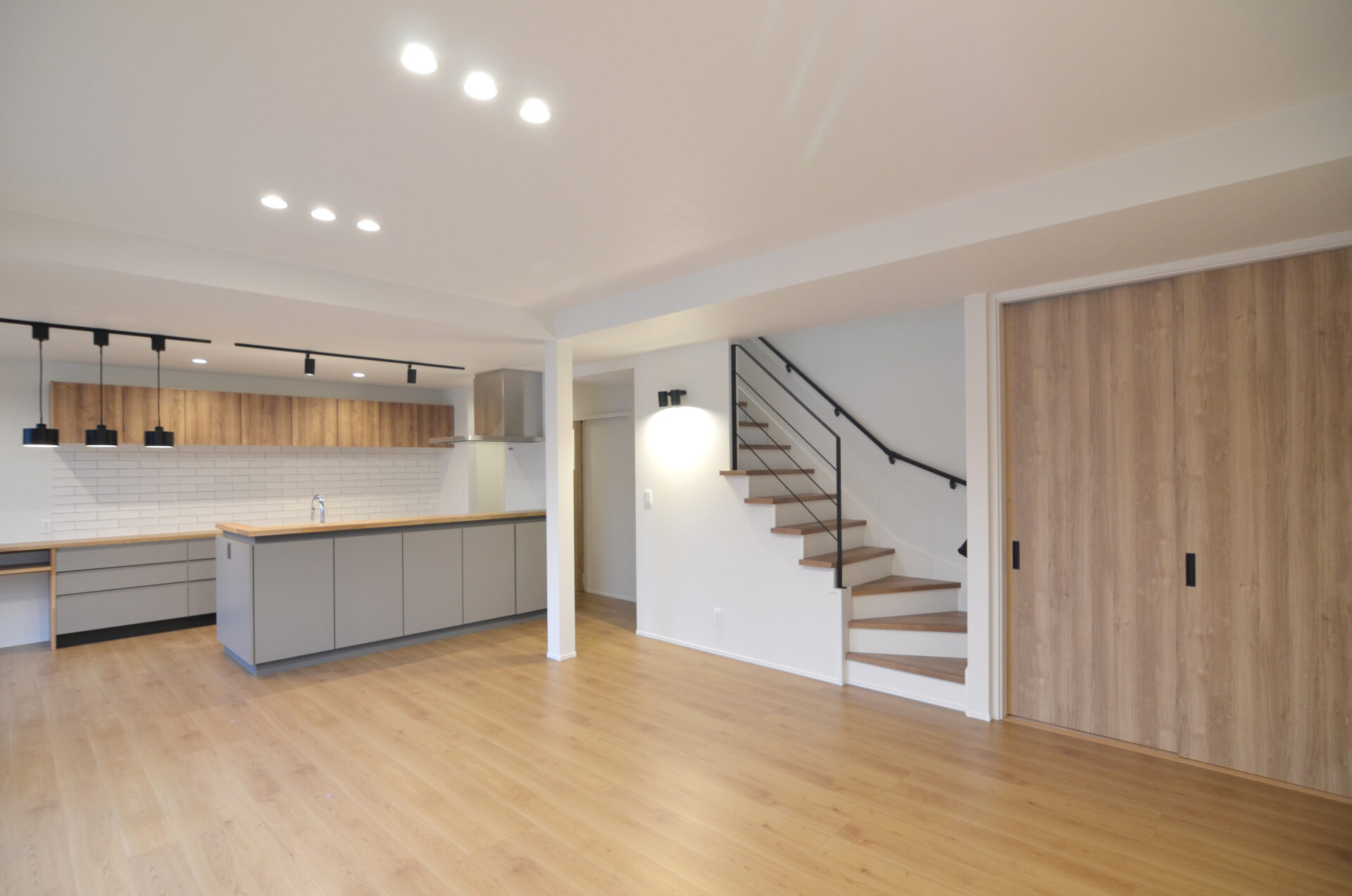 グレー基調のシンプルナチュラル