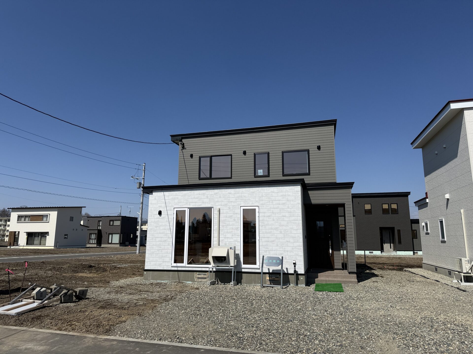 電気代に悩まない暮らし｜太陽光×家具付モデル