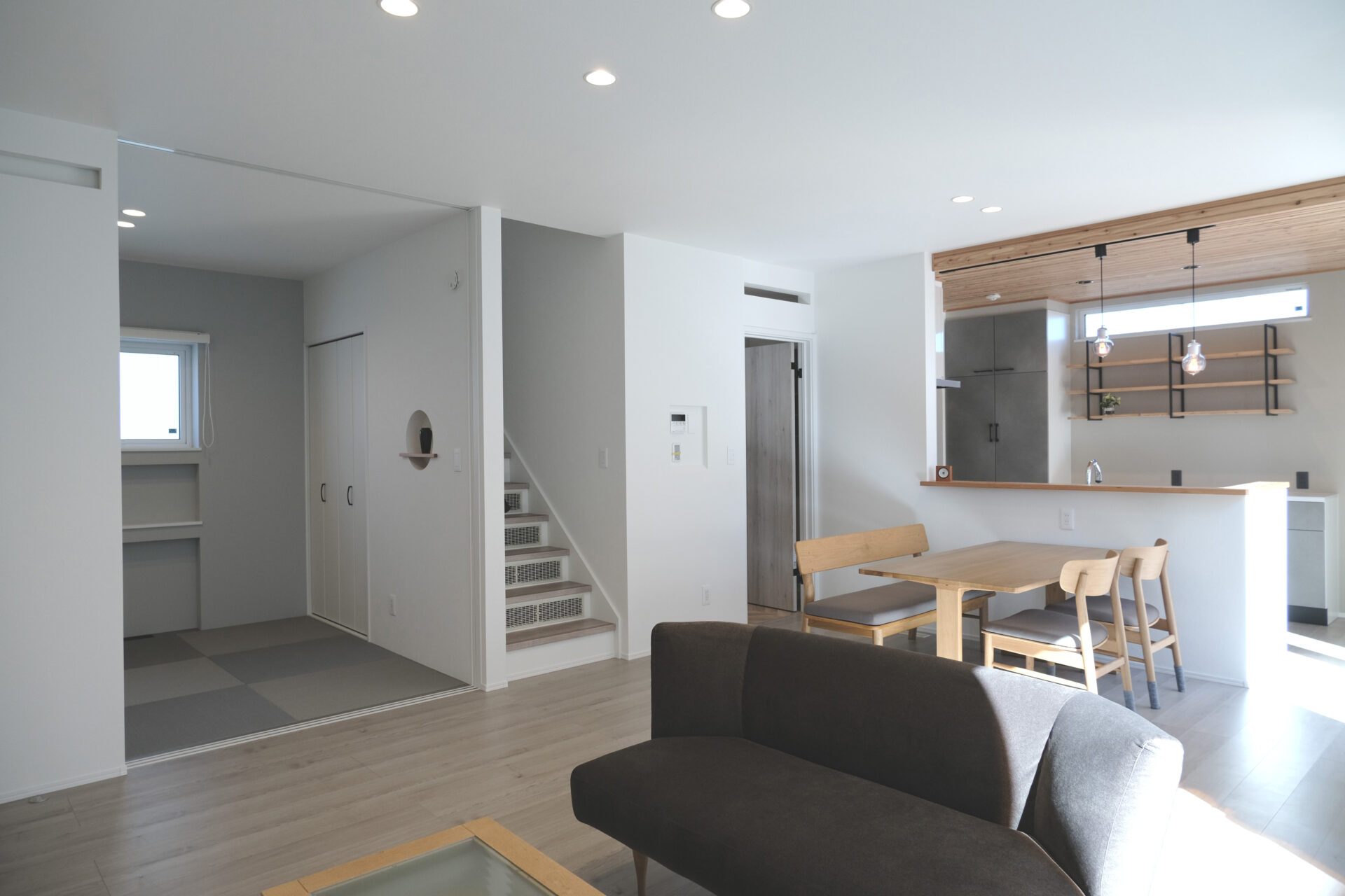 経年変化を楽しむ 無垢材のある暮らし